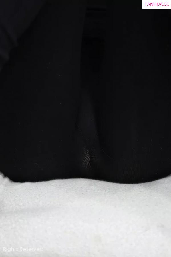 汁汁  [XiuRen]高清写真图 2025.07.18 No.10560 汁汁 黑色连体第16张图片
